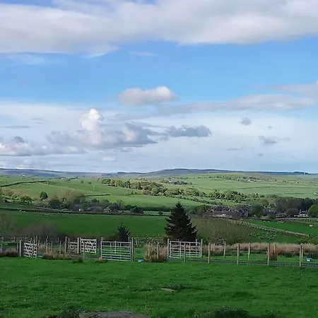 Cosy Shay Bank W/ Kingbed - Near Skipton. Holiday home