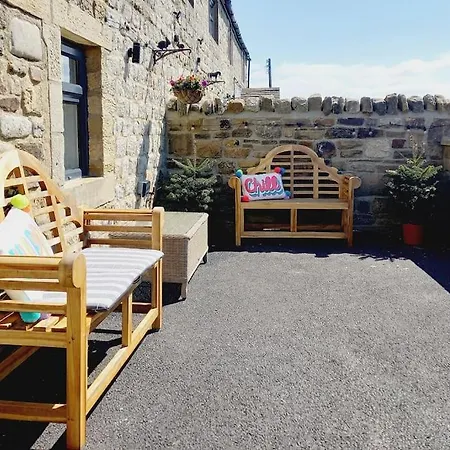 Cosy Shay Bank W/ Kingbed - Near Skipton. Feriehus