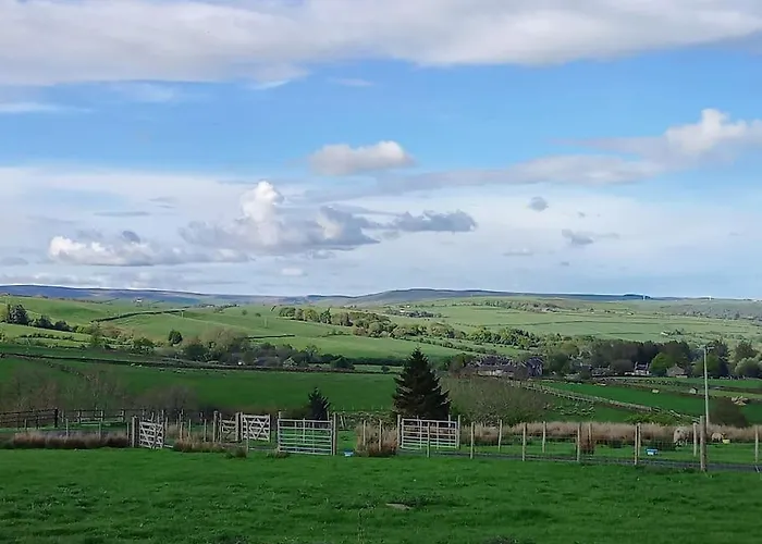 Cosy Shay Bank W/ Kingbed - Near Skipton. Feriehus