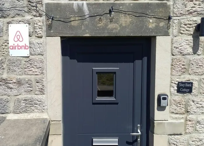 Cosy Shay Bank W/ Kingbed - Near Skipton. Feriehus *