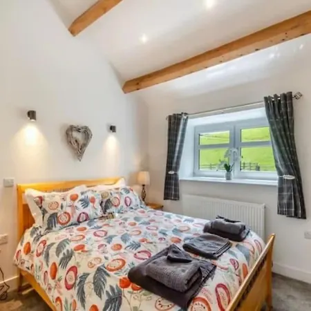 Cosy Shay Bank W/ Kingbed - Near Skipton. Ferienhaus *